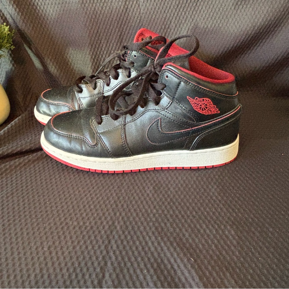 Nike Air Jordan Retro Mid Black and Red Sneakers Classic Design